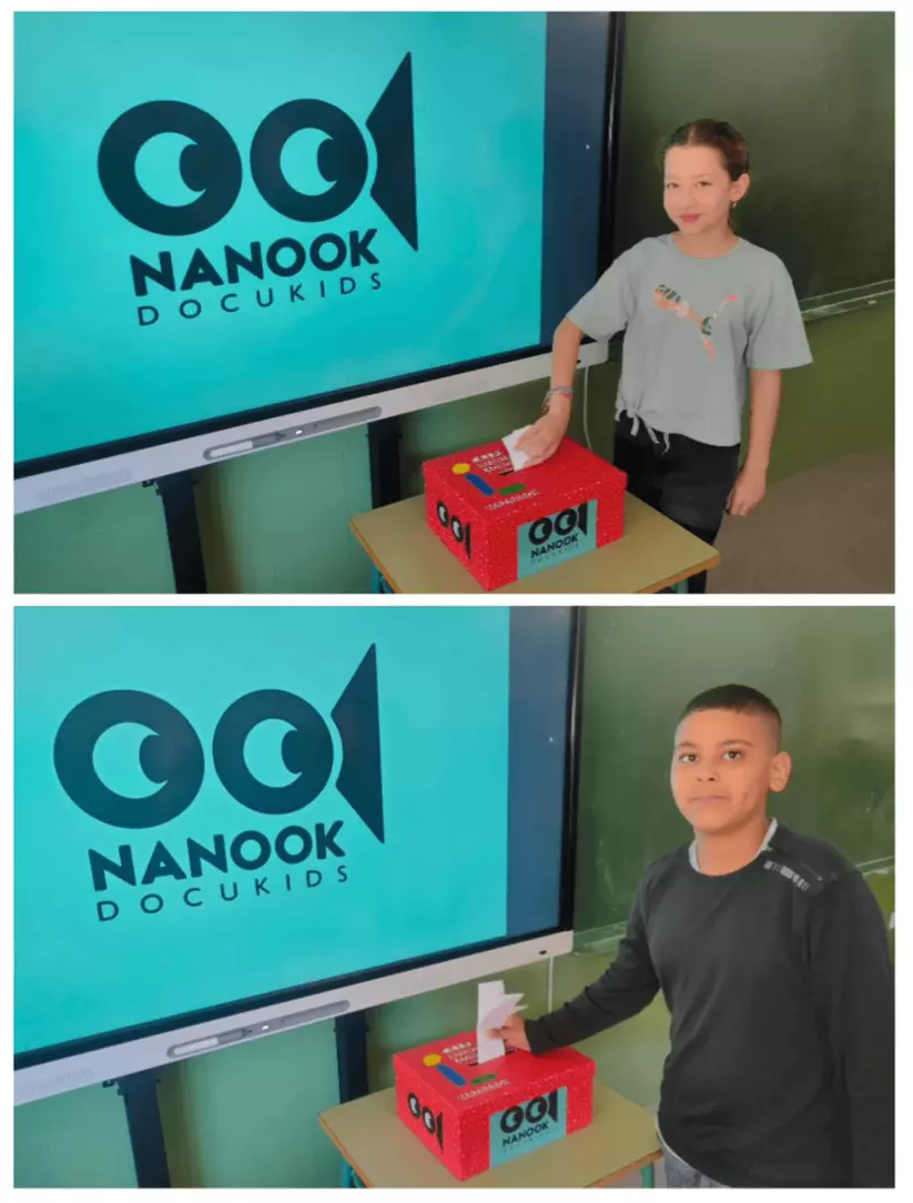 Estudiantes del CEIP Infanta Leonor votando